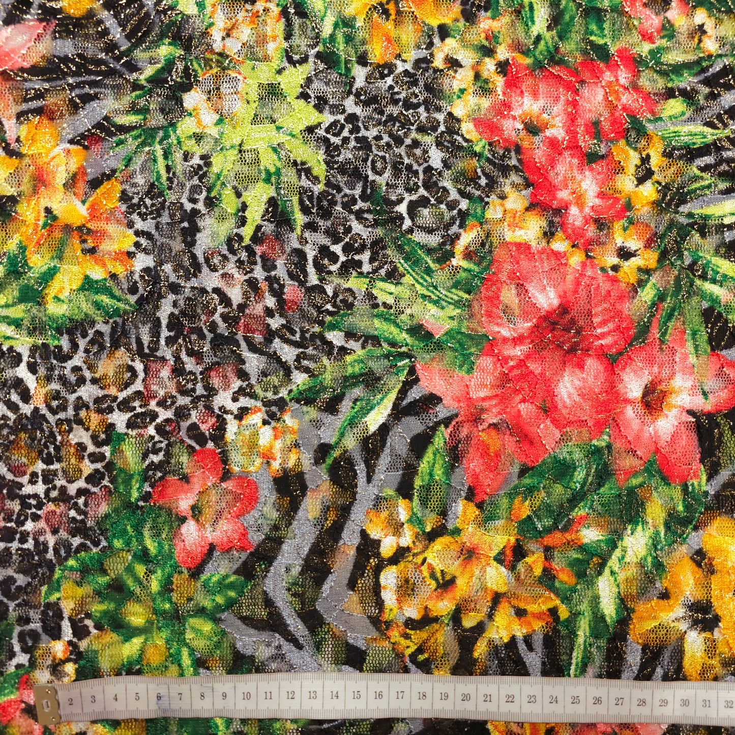 Exotische Spitze mit Blumen und Tierfellmotiv - Goldschimmer CSM-STOFFE