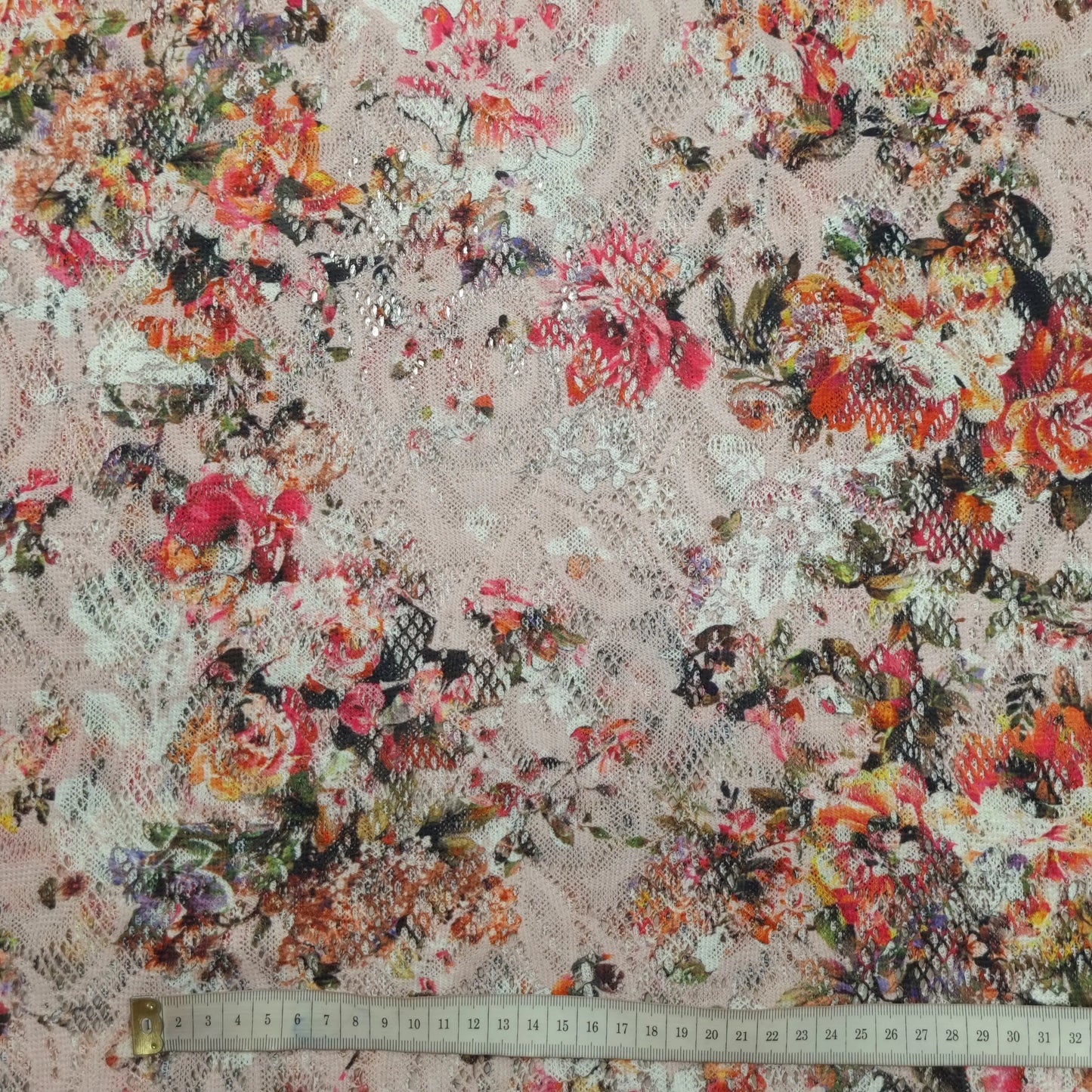 Spitze mit Blumenmotiv rosa CSM-STOFFE