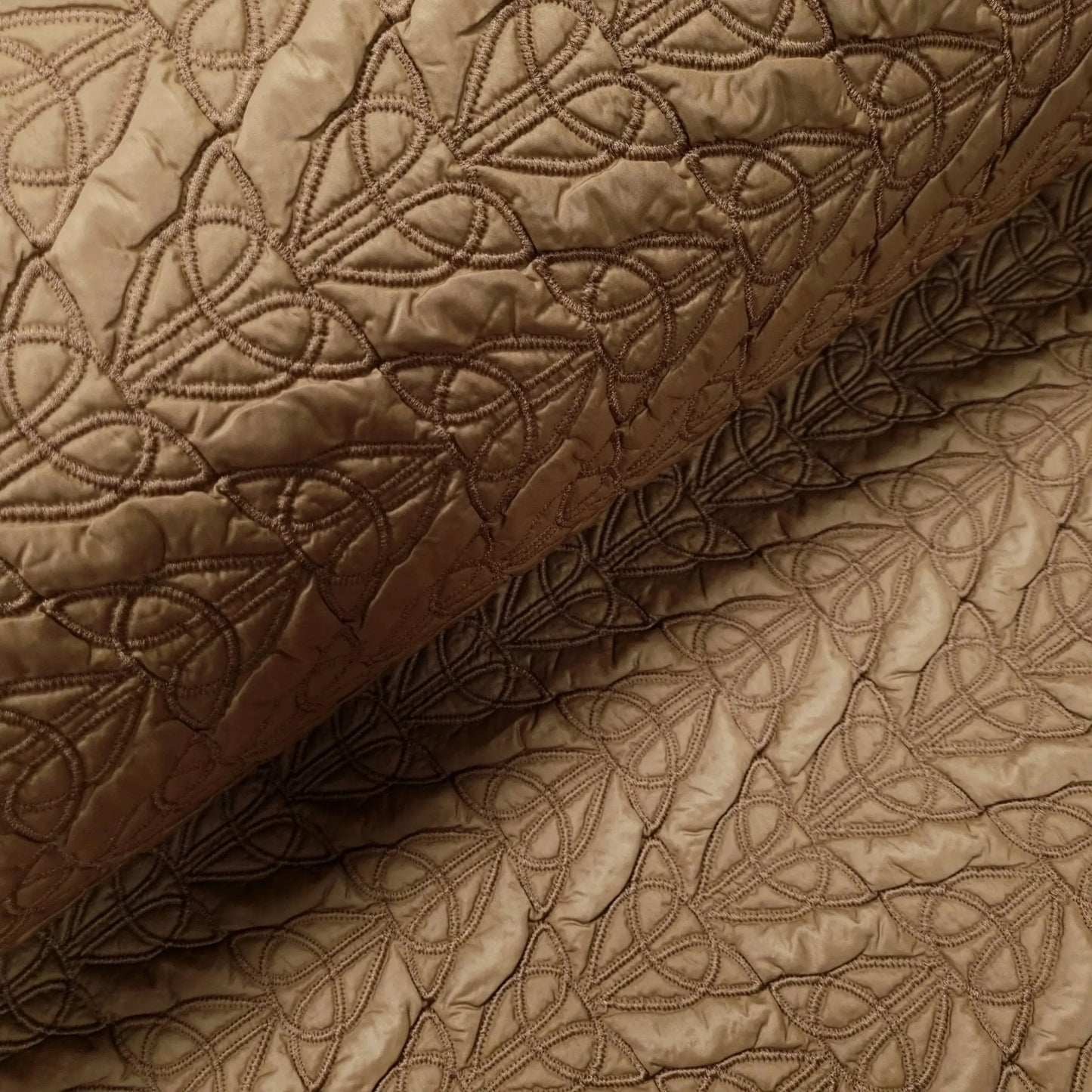 Steppstoff_Braun_Ornamente
