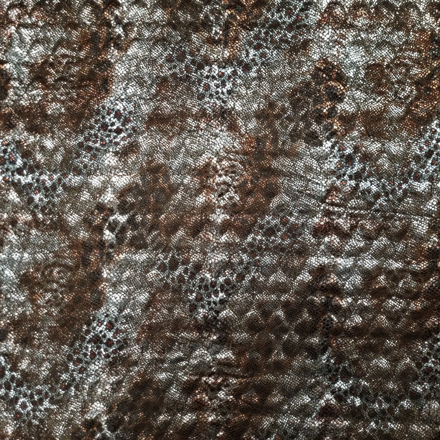 Steppstoff_Braun_Schlangenmuster
