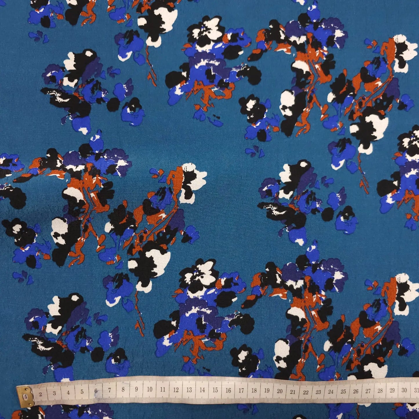Viskosestoff bedruckt mit Blumenmuster blau CSM-STOFFE
