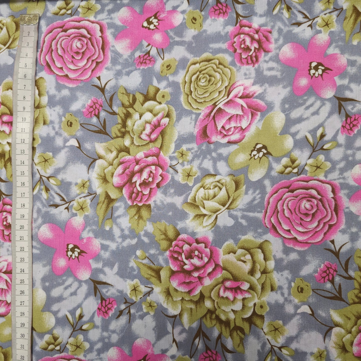 Viskosestoff bedruckt mit Blumenmuster grau CSM-STOFFE