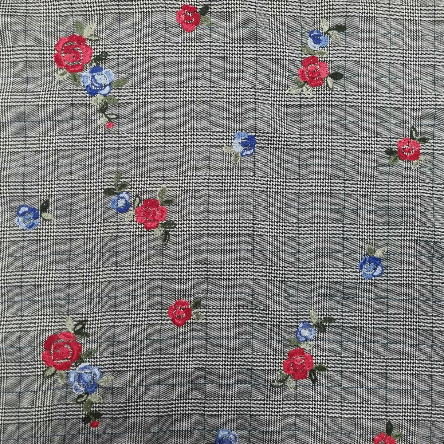 Viskosestoff grau mit Glencheck- und Blumenmotiv blau CSM-STOFFE