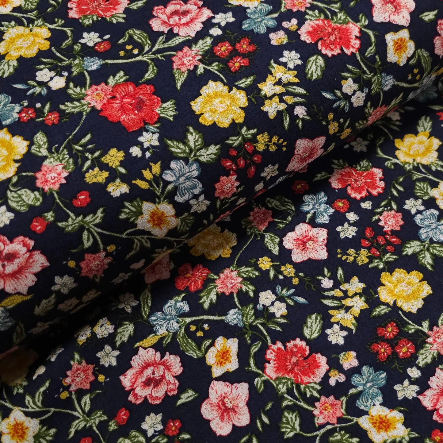 Viskosestoff mit Blumen Motiv dunkelblau CSM-STOFFE