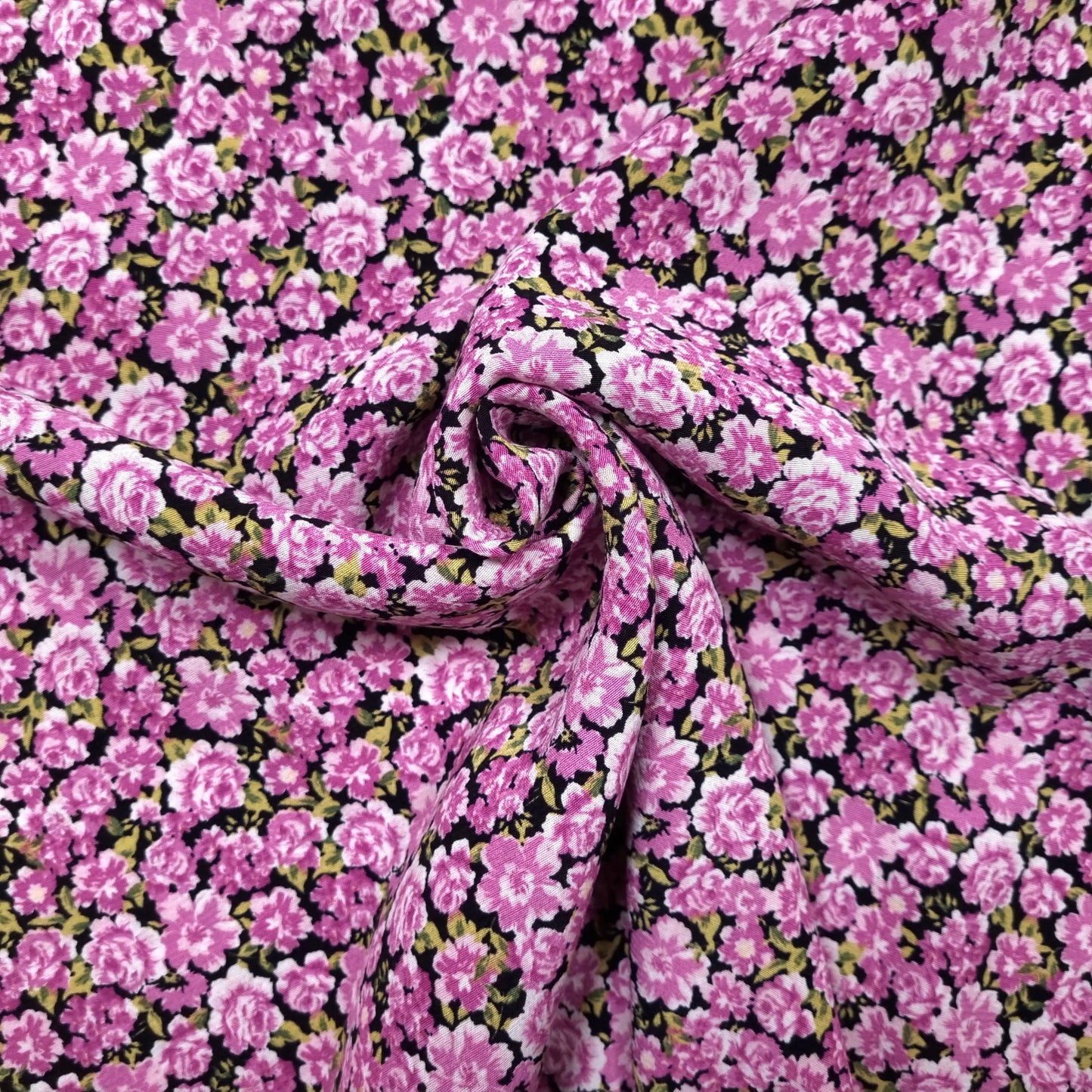 Viskosestoff mit Blumen Motiv pink CSM-STOFFE