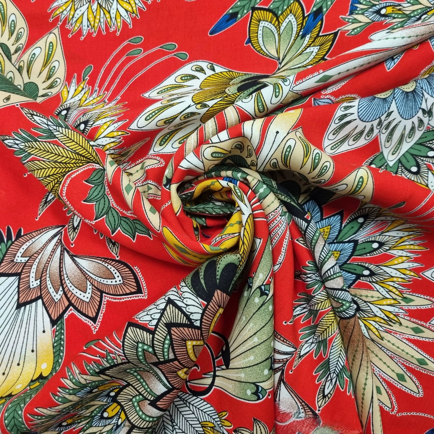 Viskosestoff mit Blumenmotiv exotisch rot CSM-STOFFE