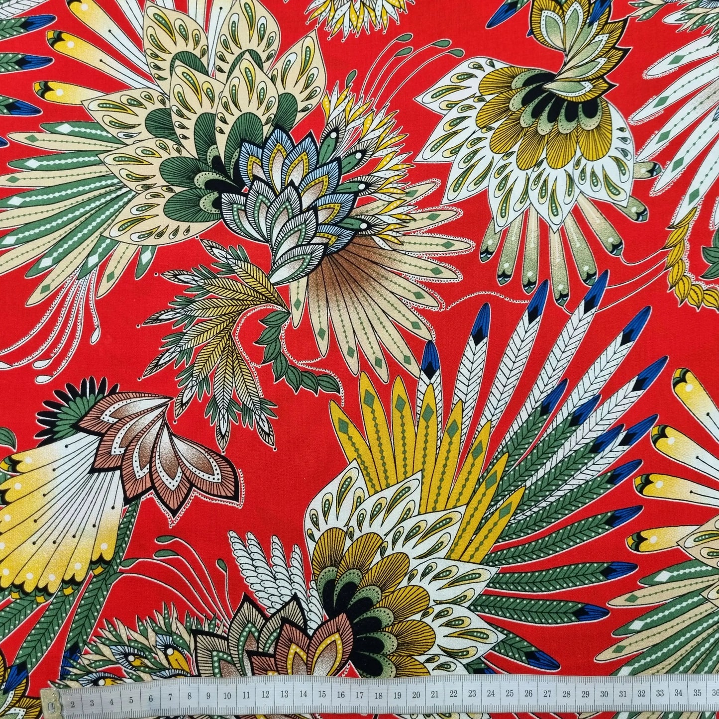 Viskosestoff mit Blumenmotiv exotisch rot CSM-STOFFE