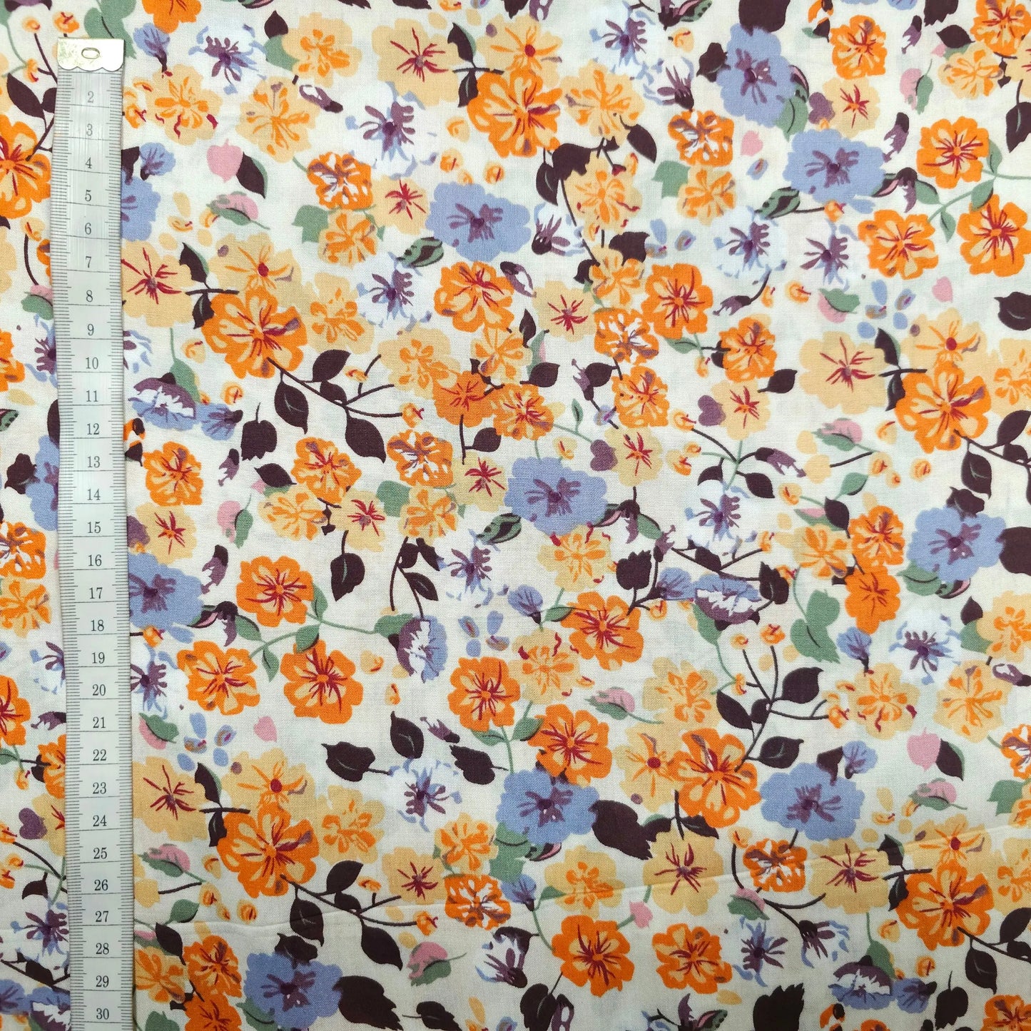 Viskosestoff mit Blumenmuster Meterware weiß CSM-STOFFE