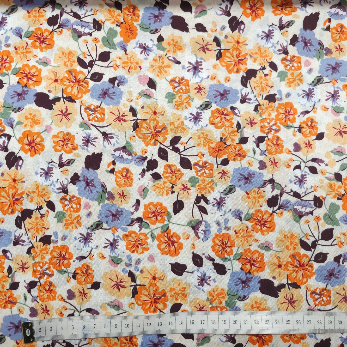 Viskosestoff mit Blumenmuster Meterware weiß CSM-STOFFE