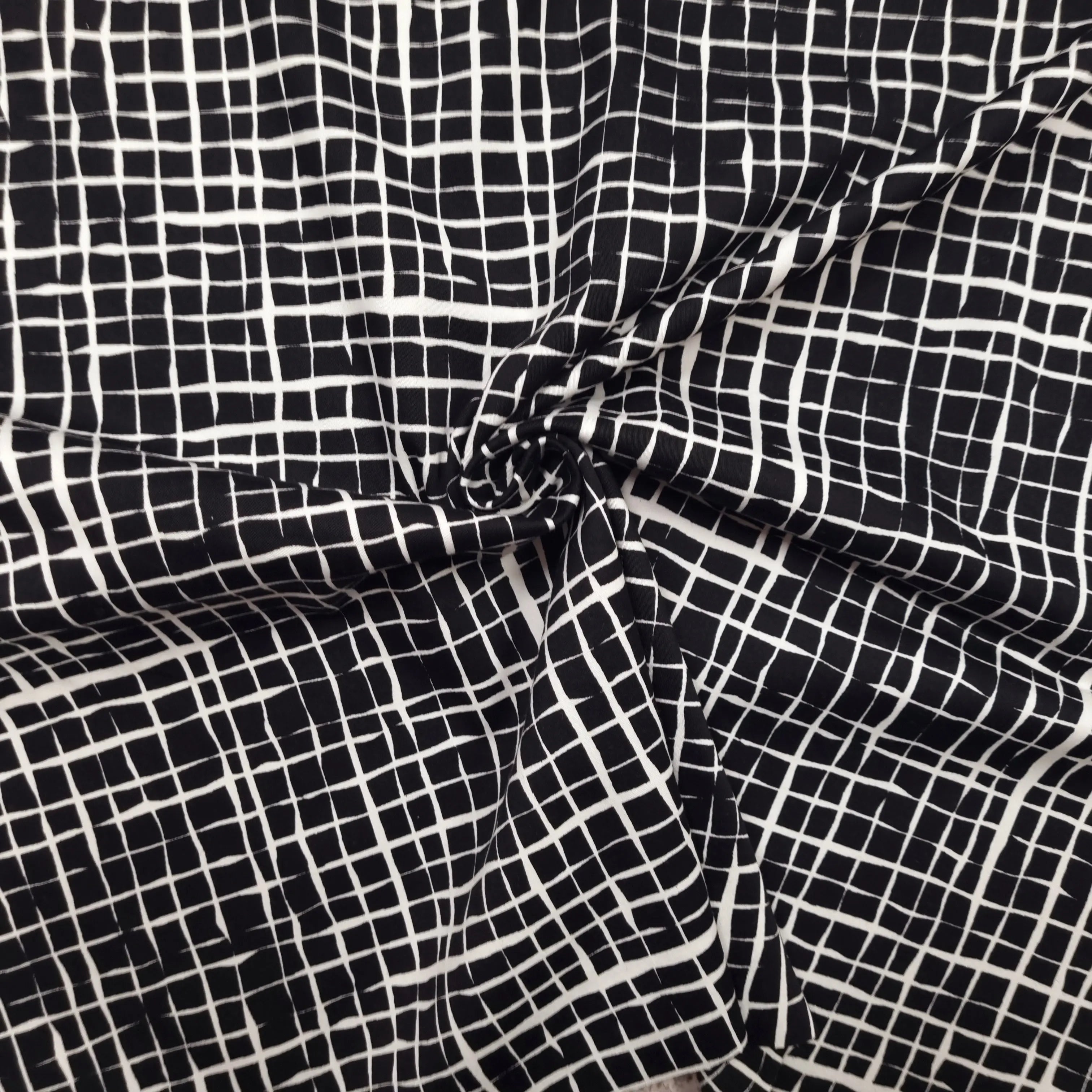 Baumwollstoff kariert mit Stretch schwarz CSM-STOFFE