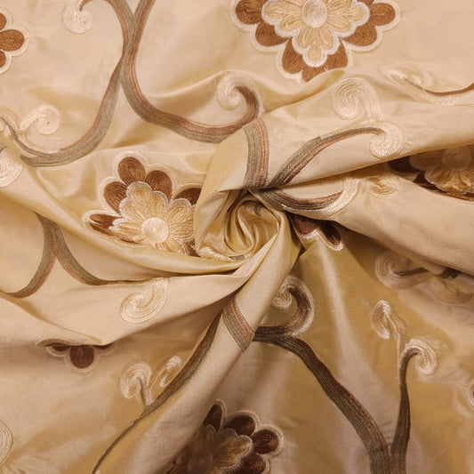 Dupionseide beige mit bestickten Blumen CSM-STOFFE