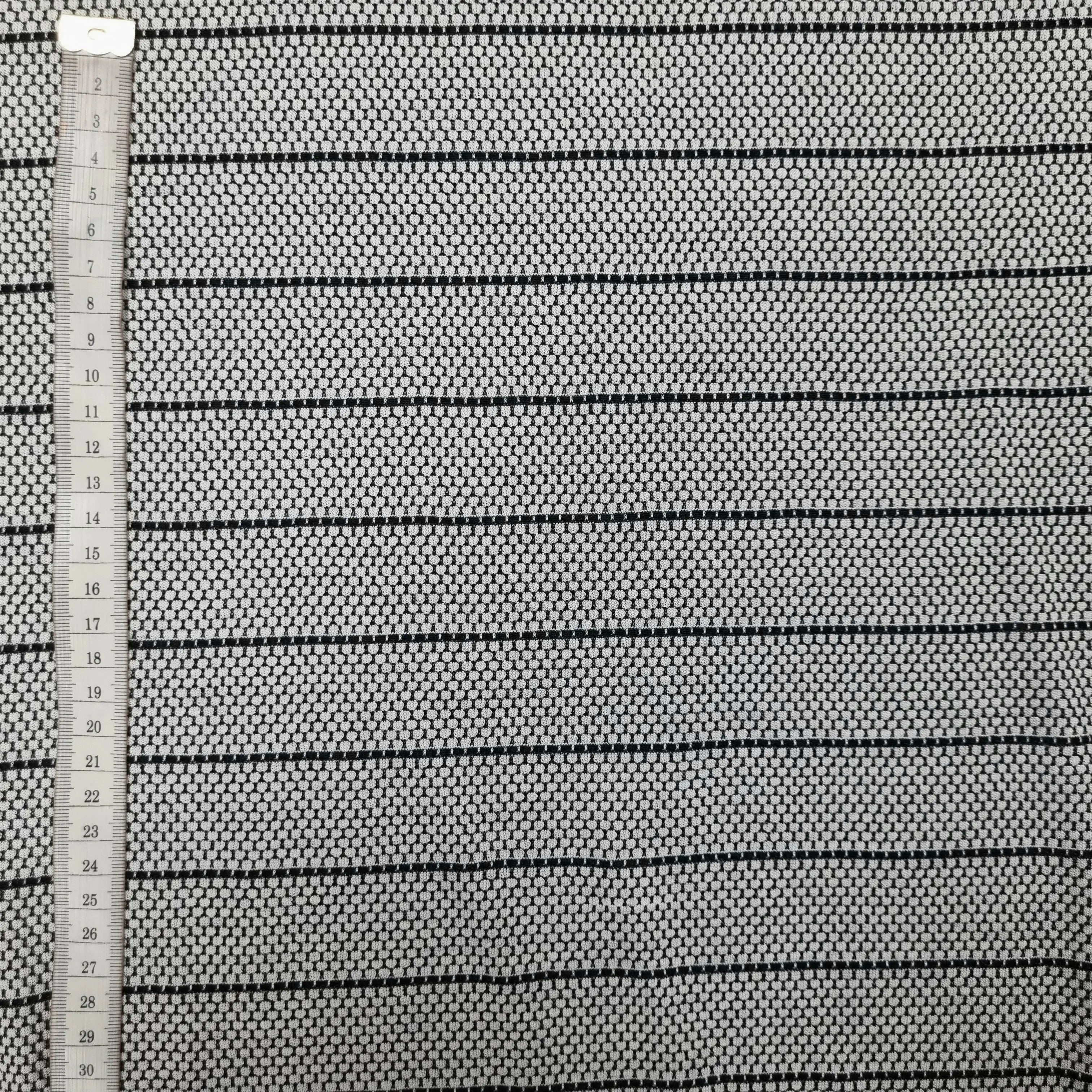 Jacquardjersey grau mit Waben und Streifen CSM-STOFFE