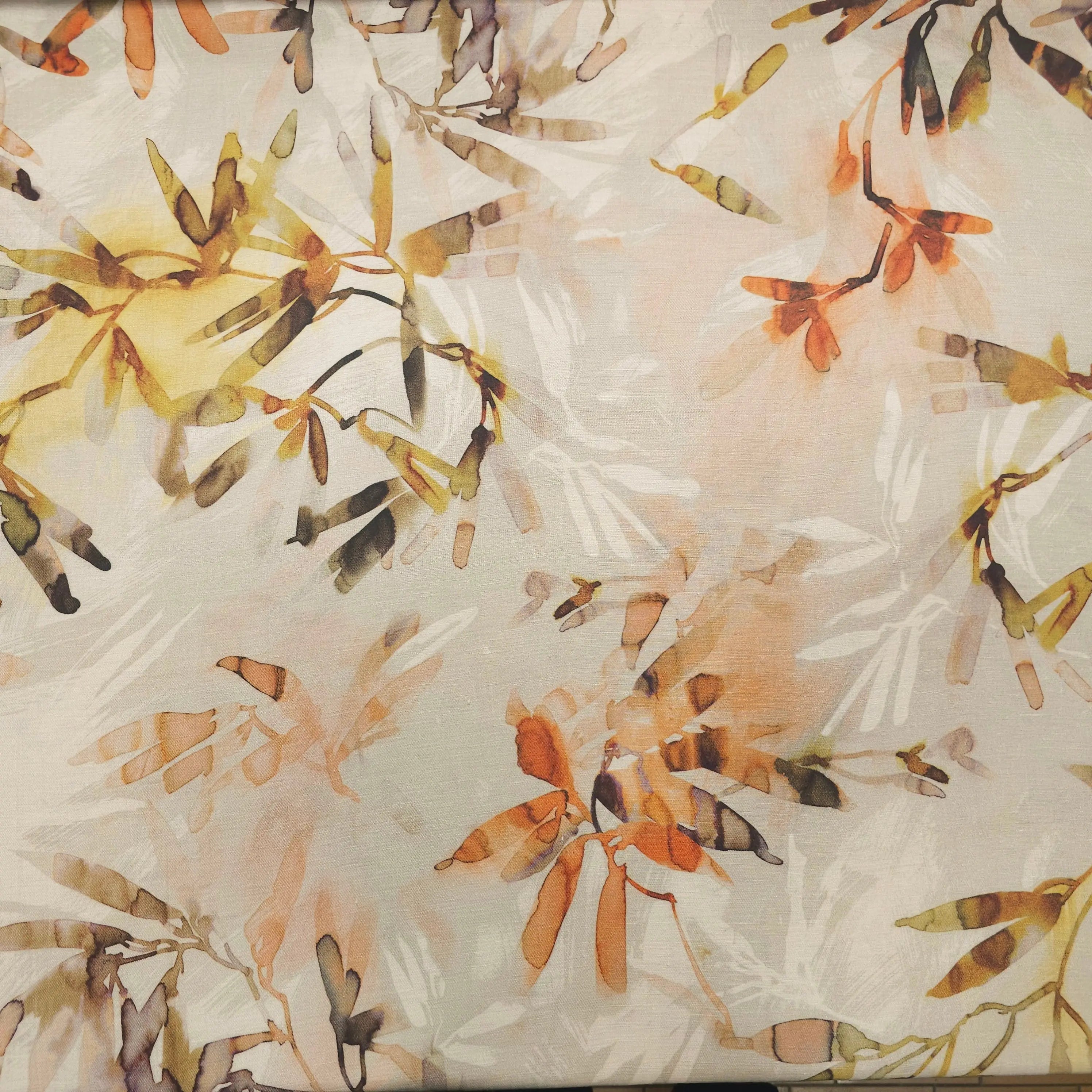 Leinen/Cupro mit Blumen CSM-STOFFE