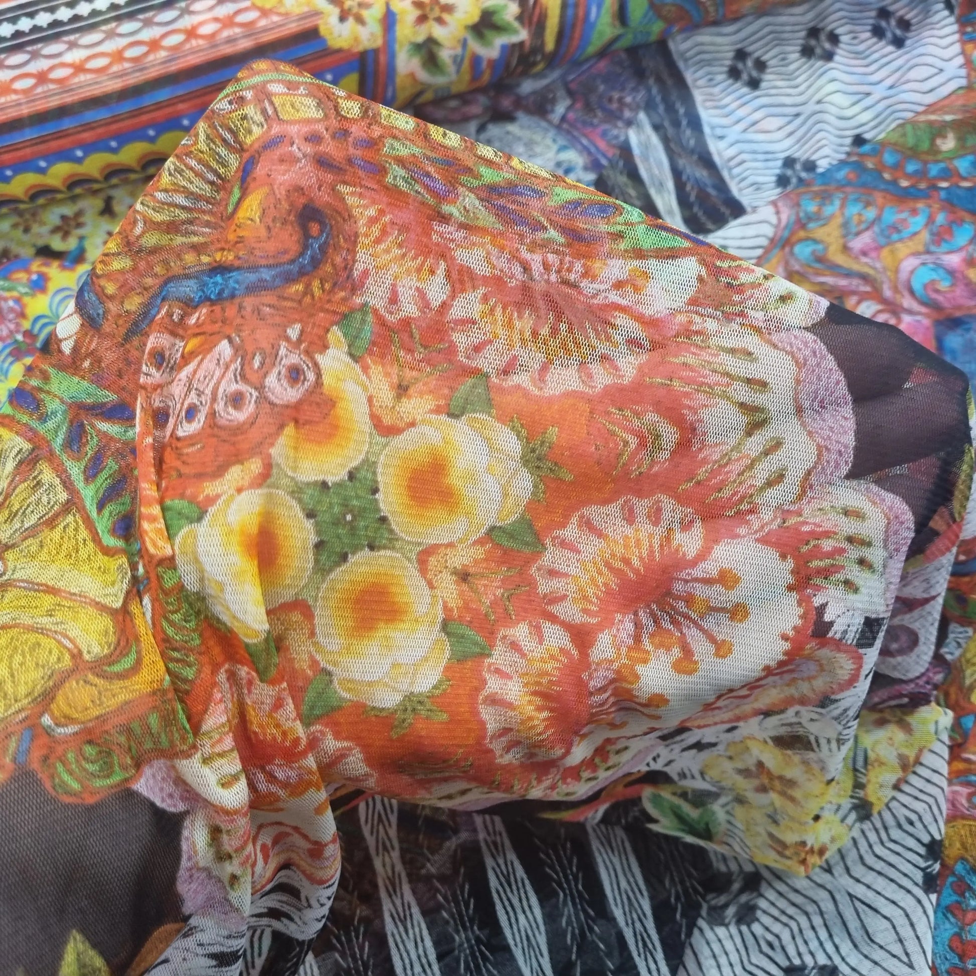 Mesh-Stoff mit Blumen CSM-STOFFE