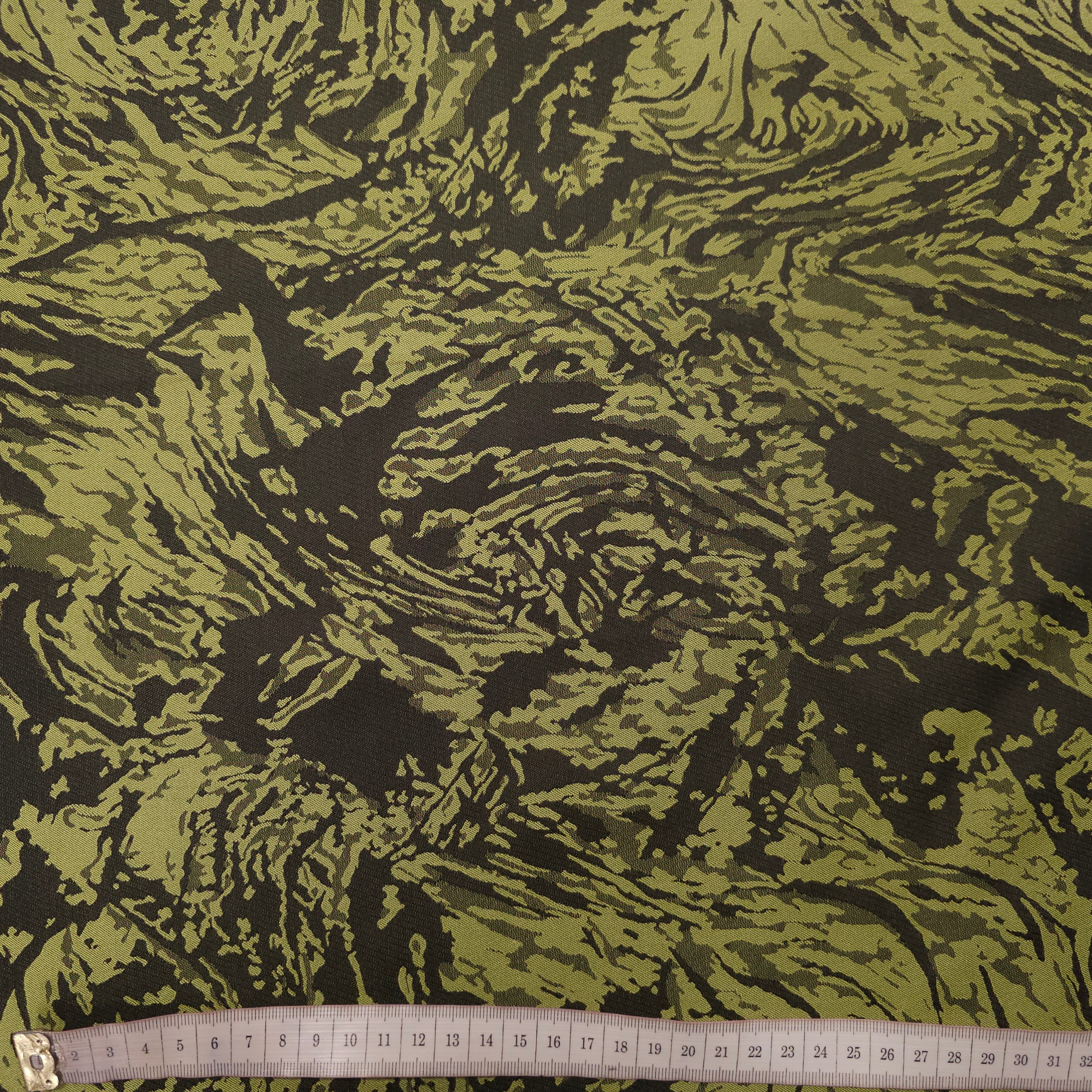 Polyesterstoff grün/schwarz | abstraktes Muster CSM-STOFFE