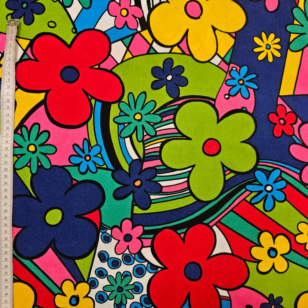 Samt mit Blumen | grün CSM-STOFFE