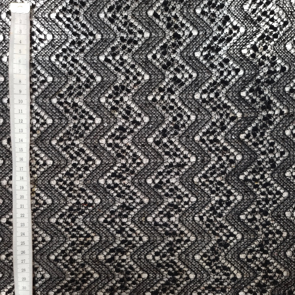 Spitze mit Zick-Zack und Pailletten CSM-STOFFE