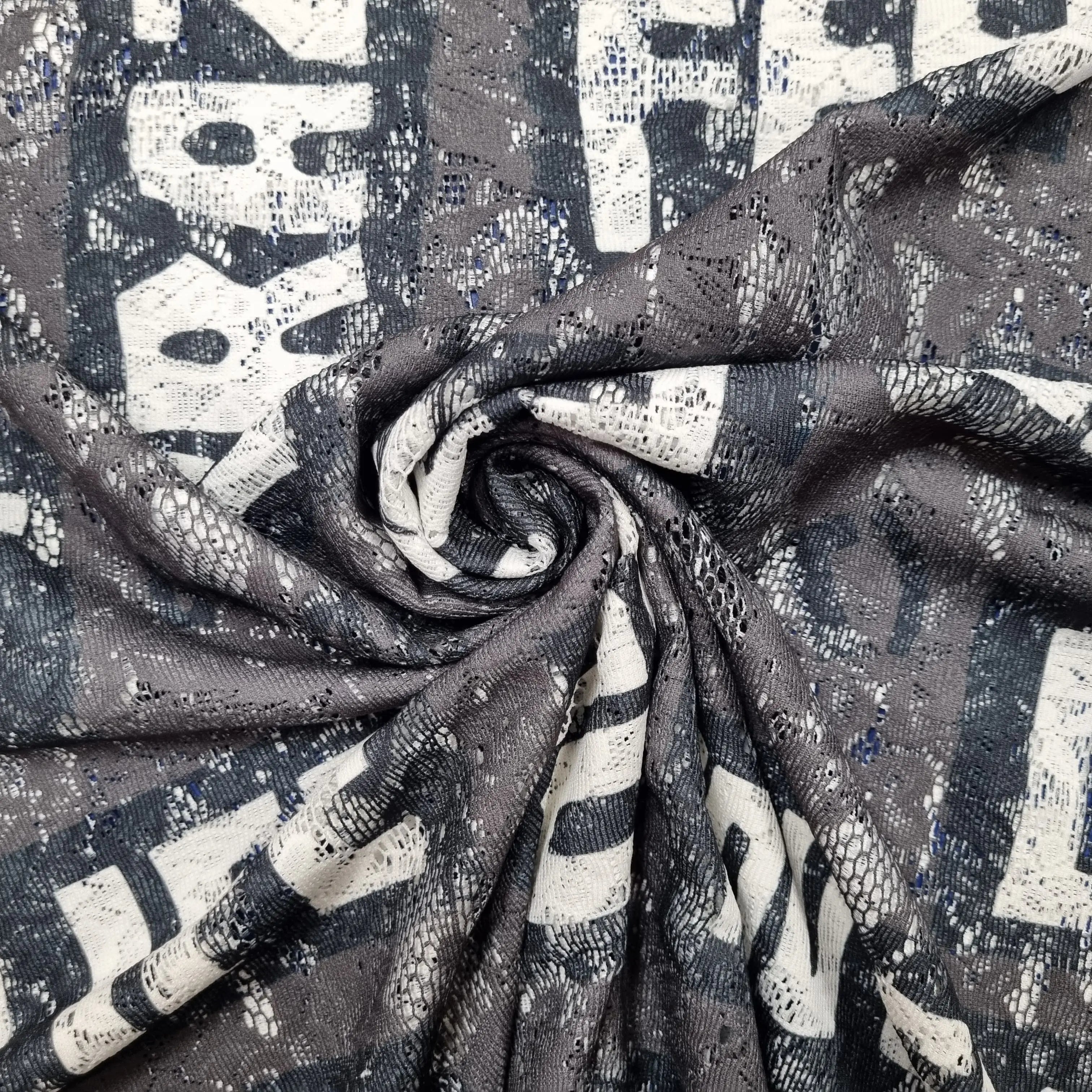 Spitze urban mit Blumen CSM-STOFFE