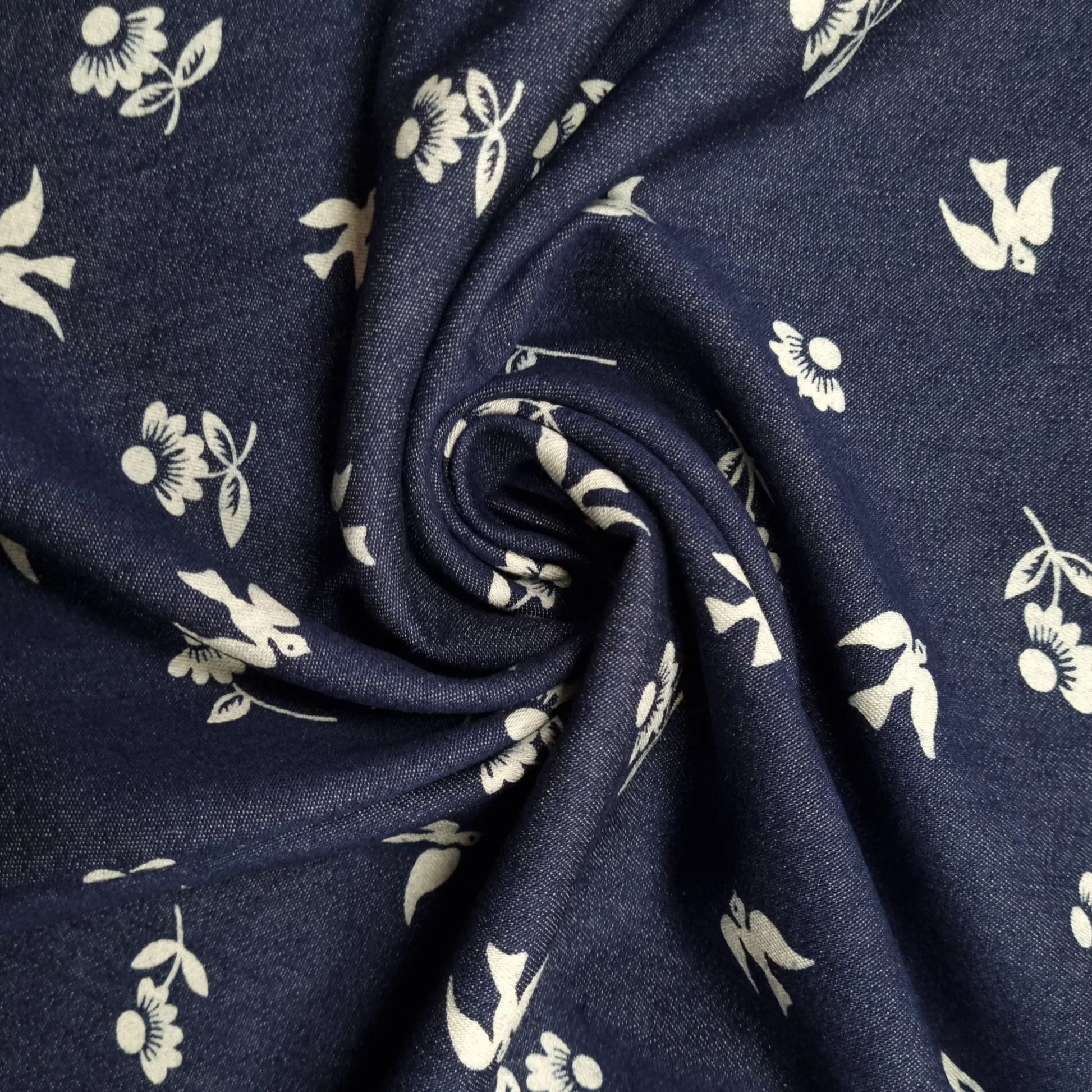 Stretch Jeansstoff mit Blumen und Vögeln CSM-STOFFE
