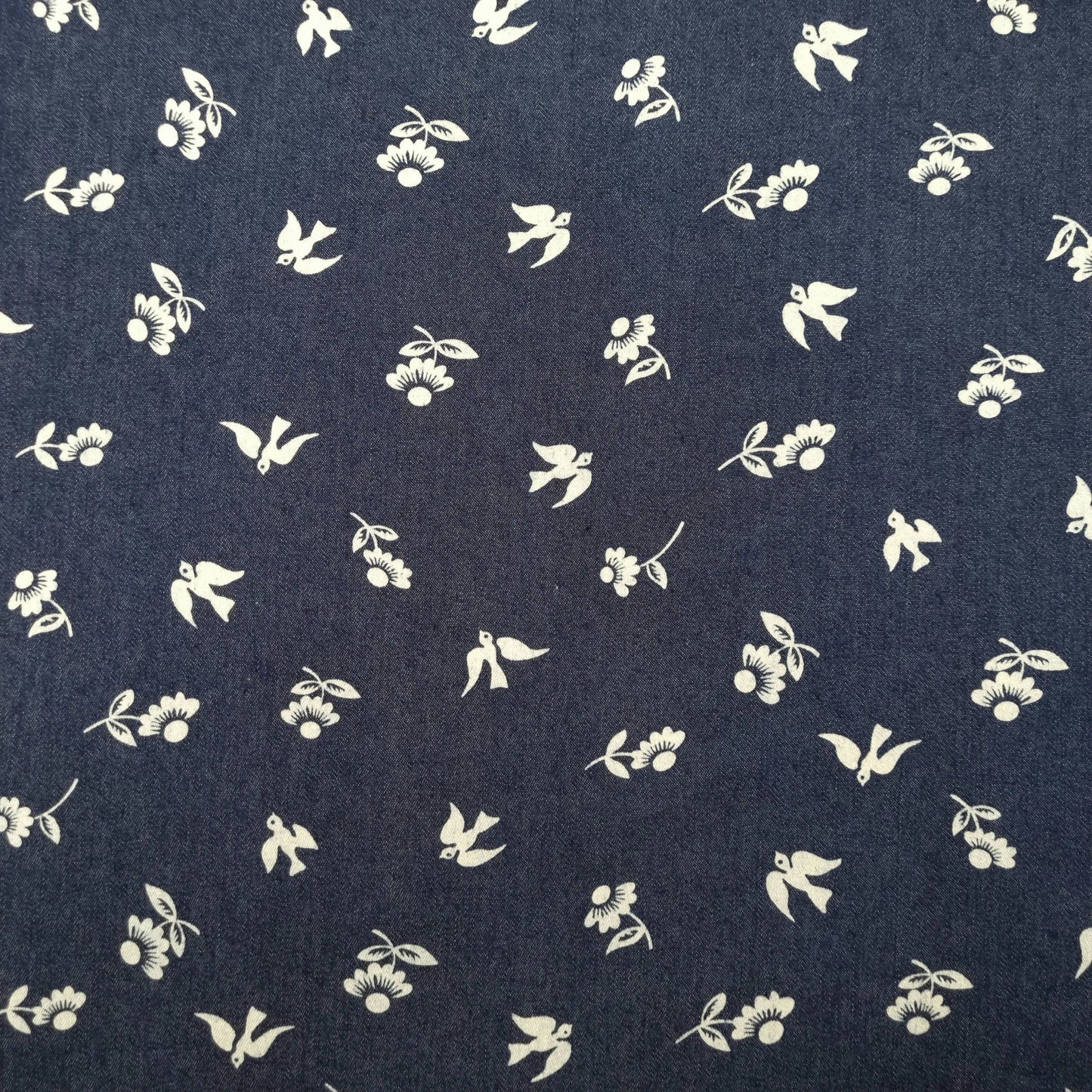 Stretch Jeansstoff mit Blumen und Vögeln CSM-STOFFE
