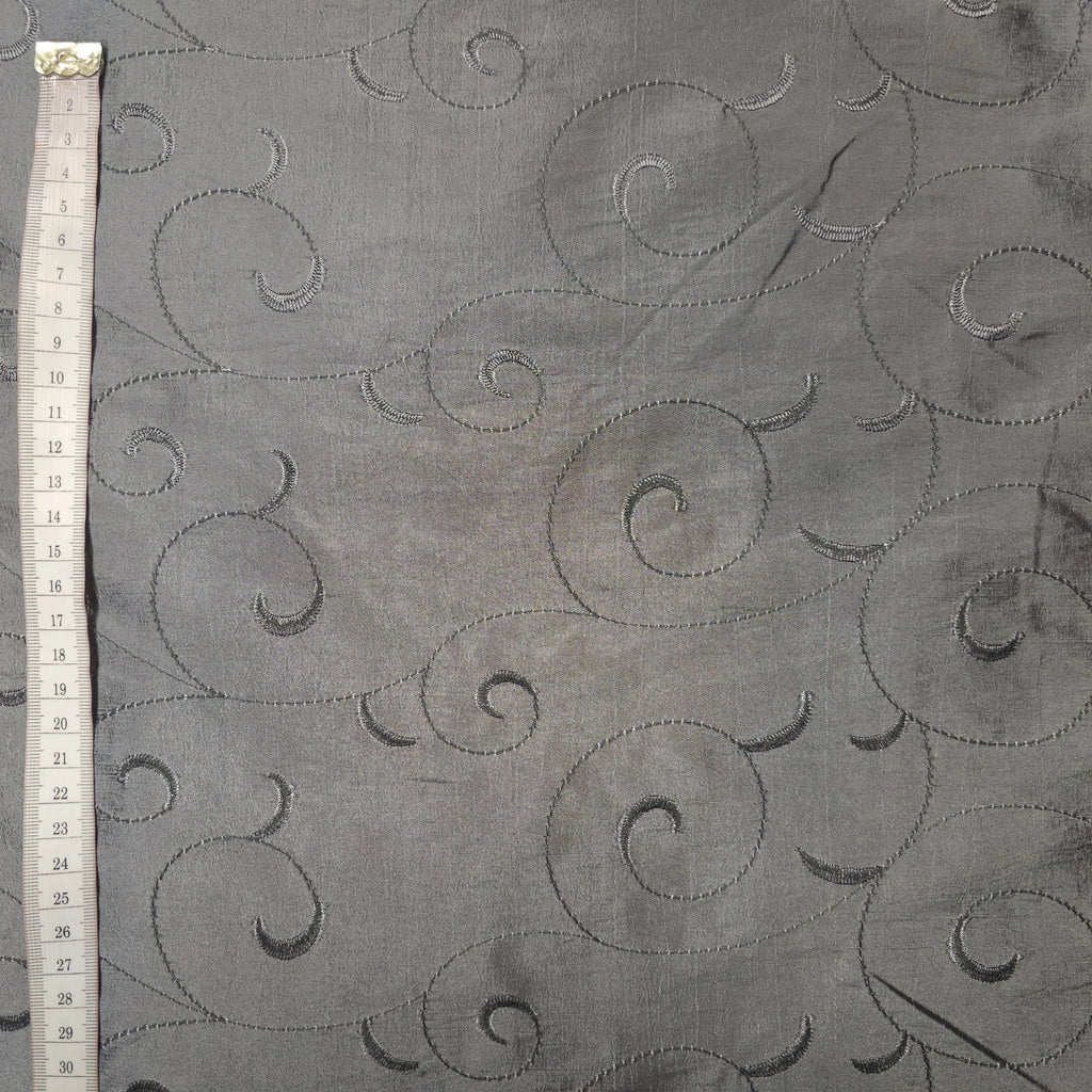 Taft grau bestickt | Ornamente CSM-STOFFE