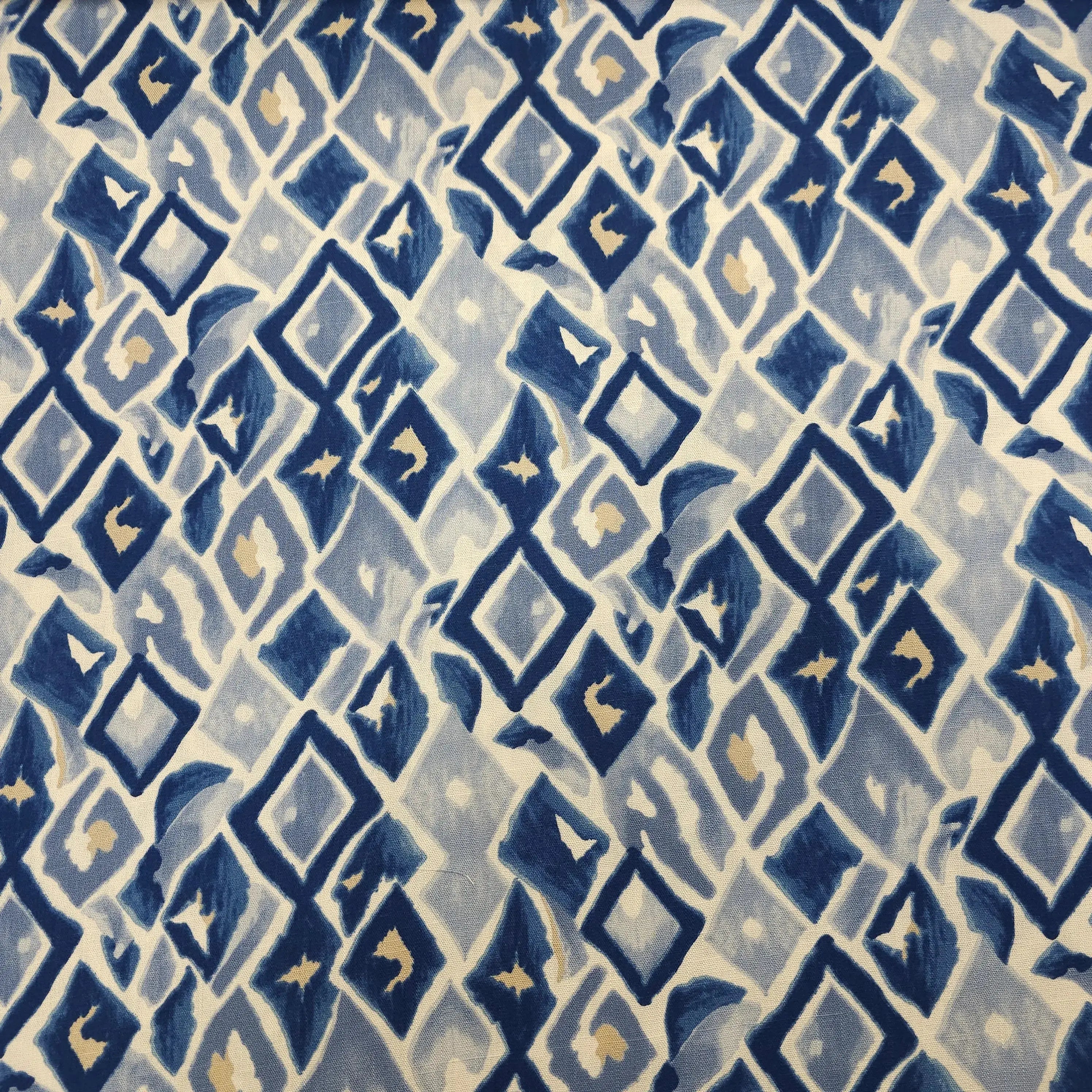 Viskose Stretch geometrische Muster weiß CSM-STOFFE