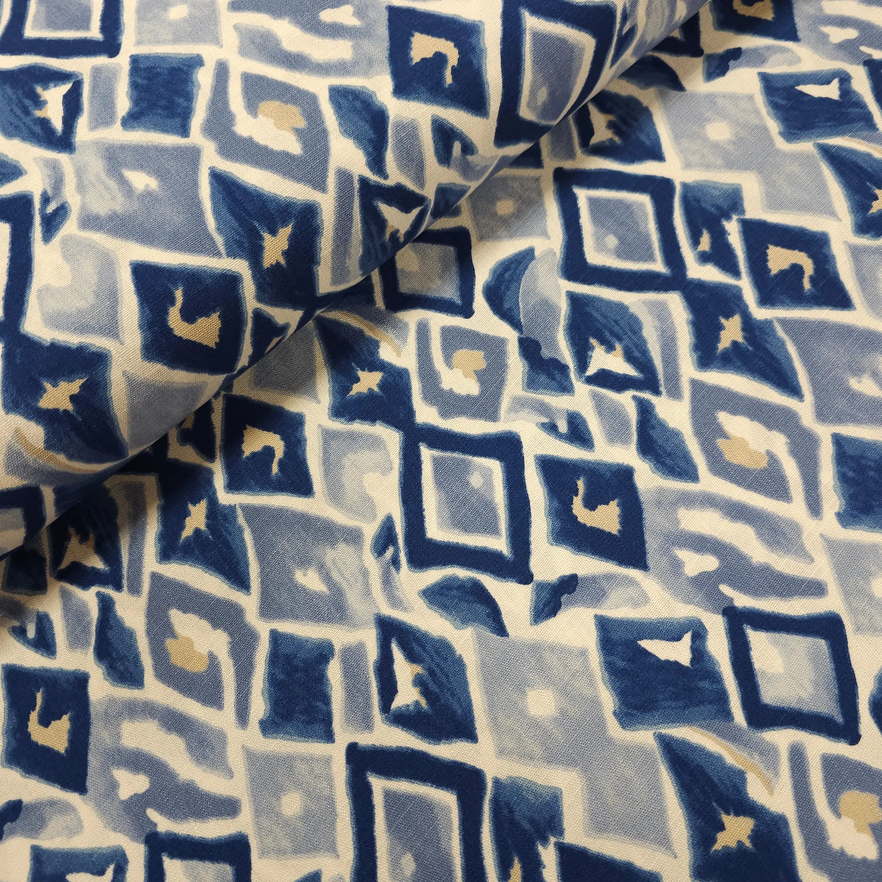 Viskose Stretch geometrische Muster weiß CSM-STOFFE
