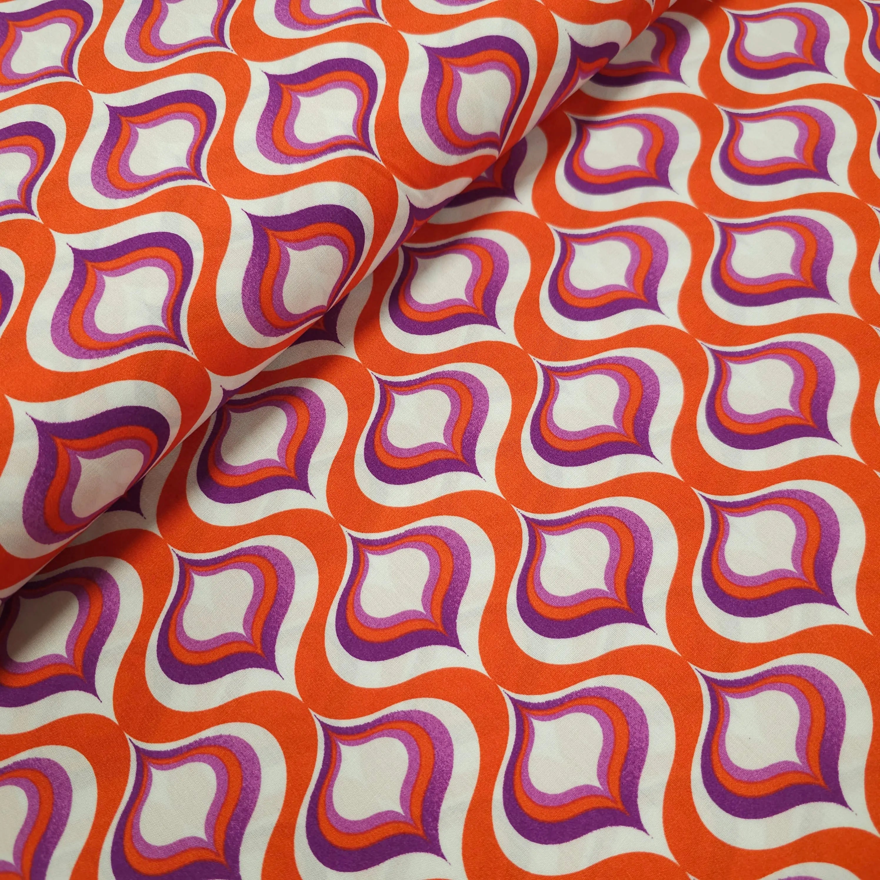 Viskose geometrische Muster rot CSM-STOFFE