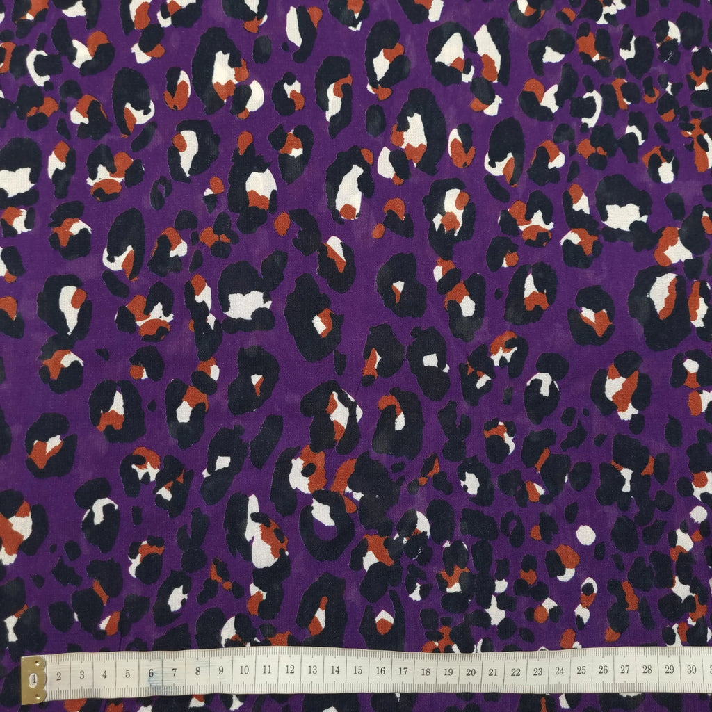 Viskosekrepp mit Tiermuster lila CSM-STOFFE
