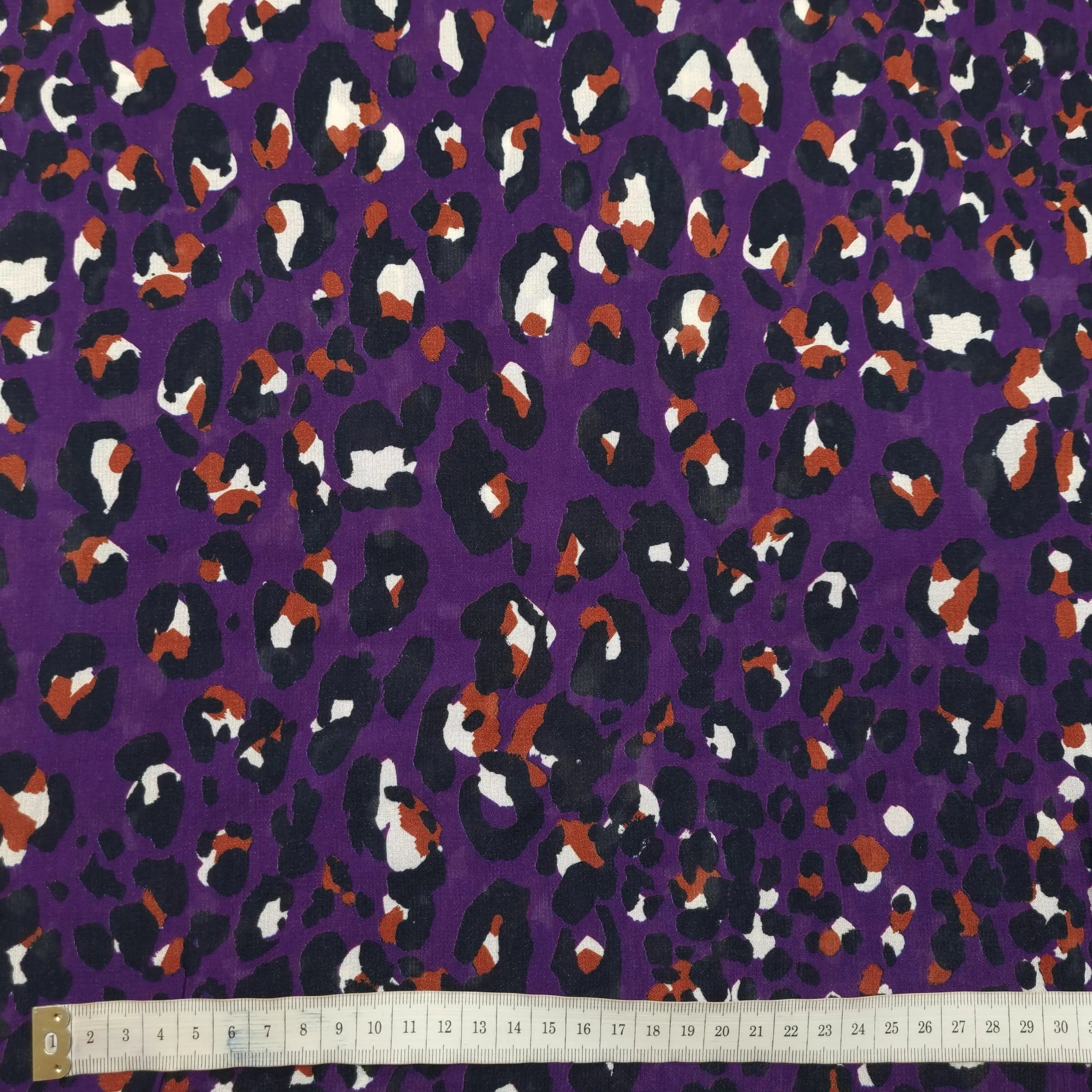 Viskosekrepp mit Tiermuster lila CSM-STOFFE