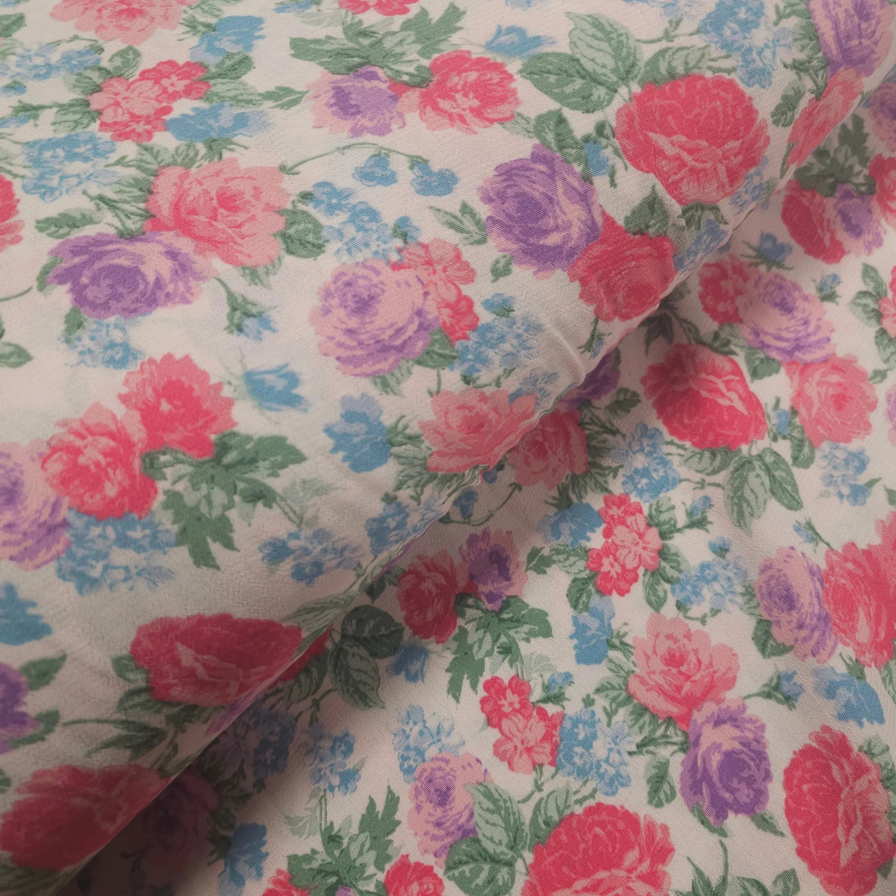 Viskosestoff mit Blumen Motiv CSM-STOFFE