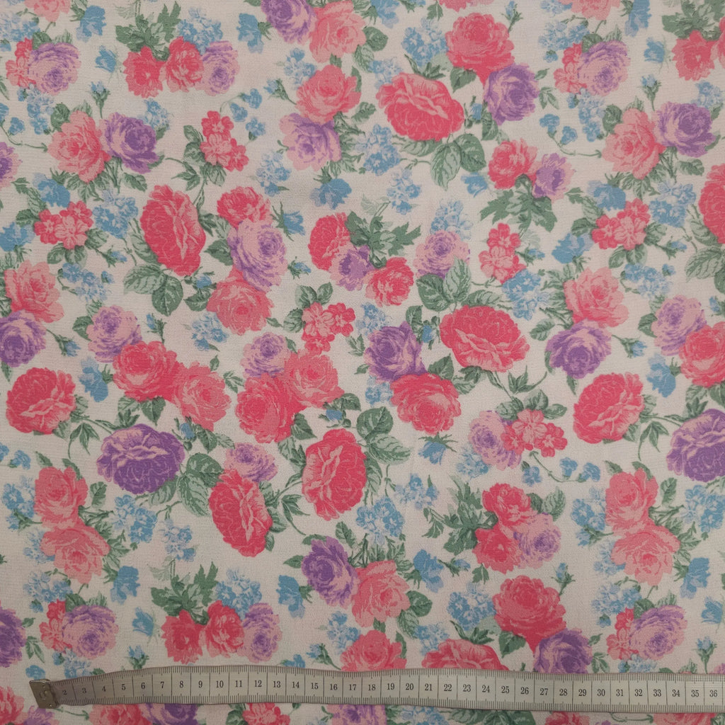 Viskosestoff mit Blumen Motiv CSM-STOFFE