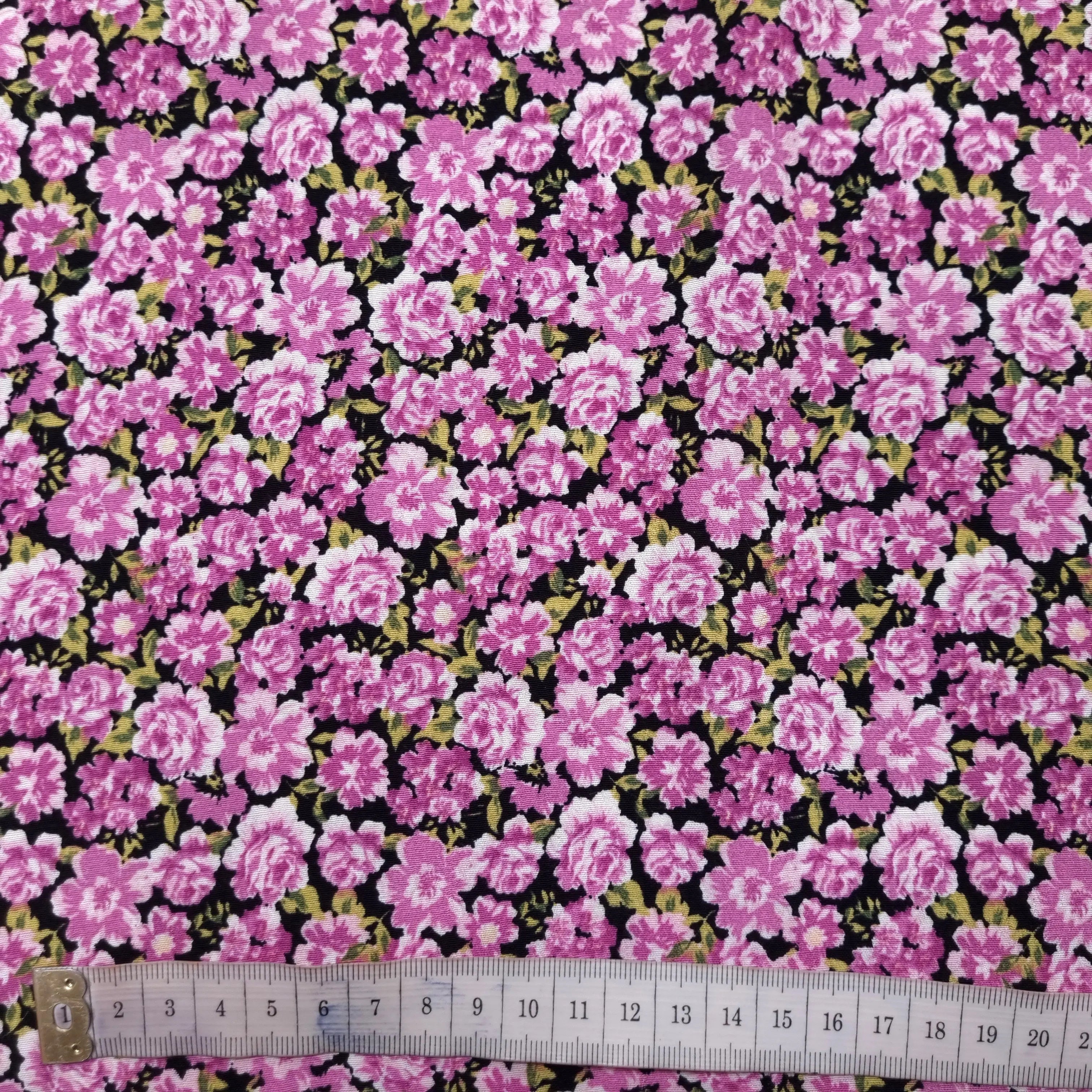 Viskosestoff mit Blumen Motiv pink CSM-STOFFE