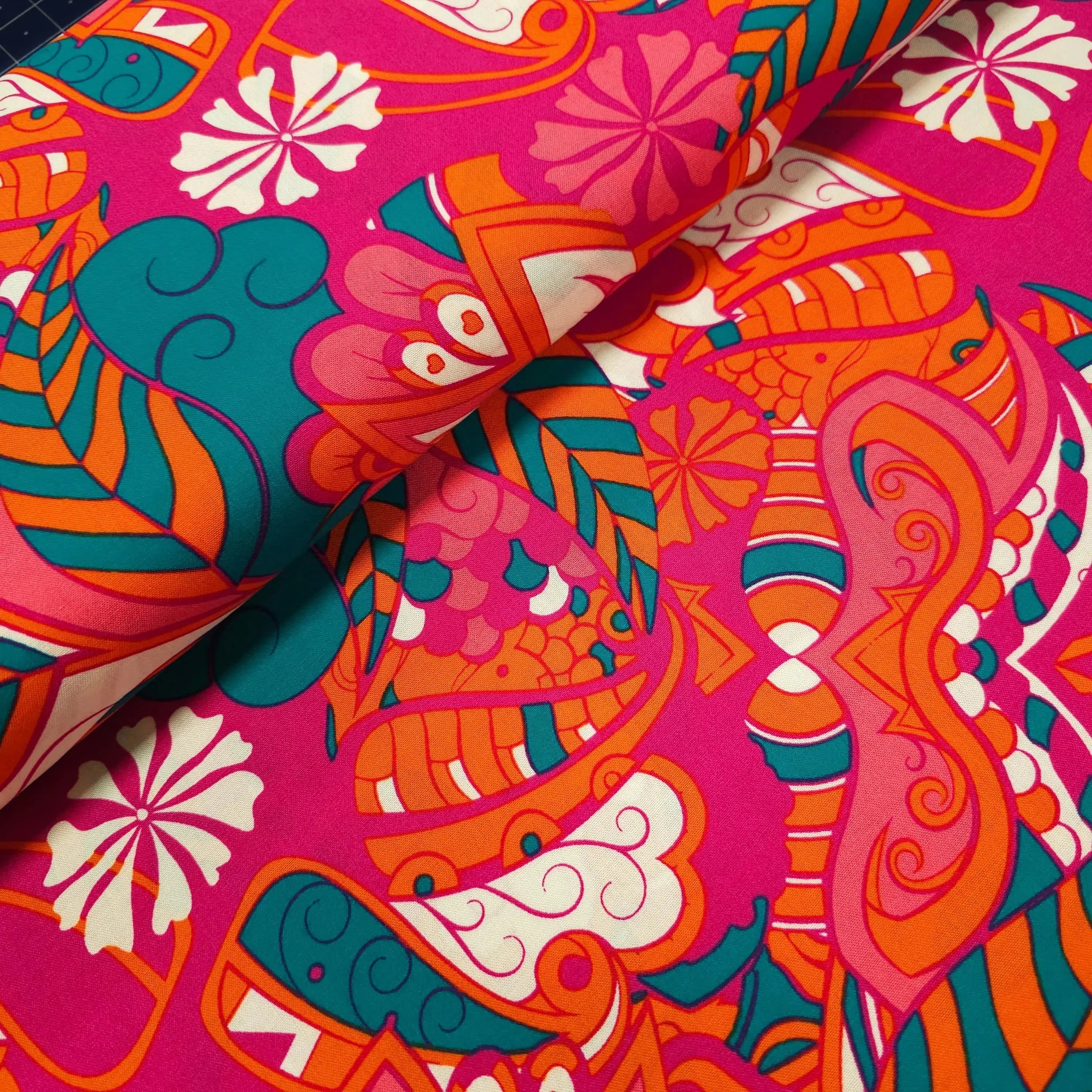 Viskosestoff mit Ornamente CSM-STOFFE