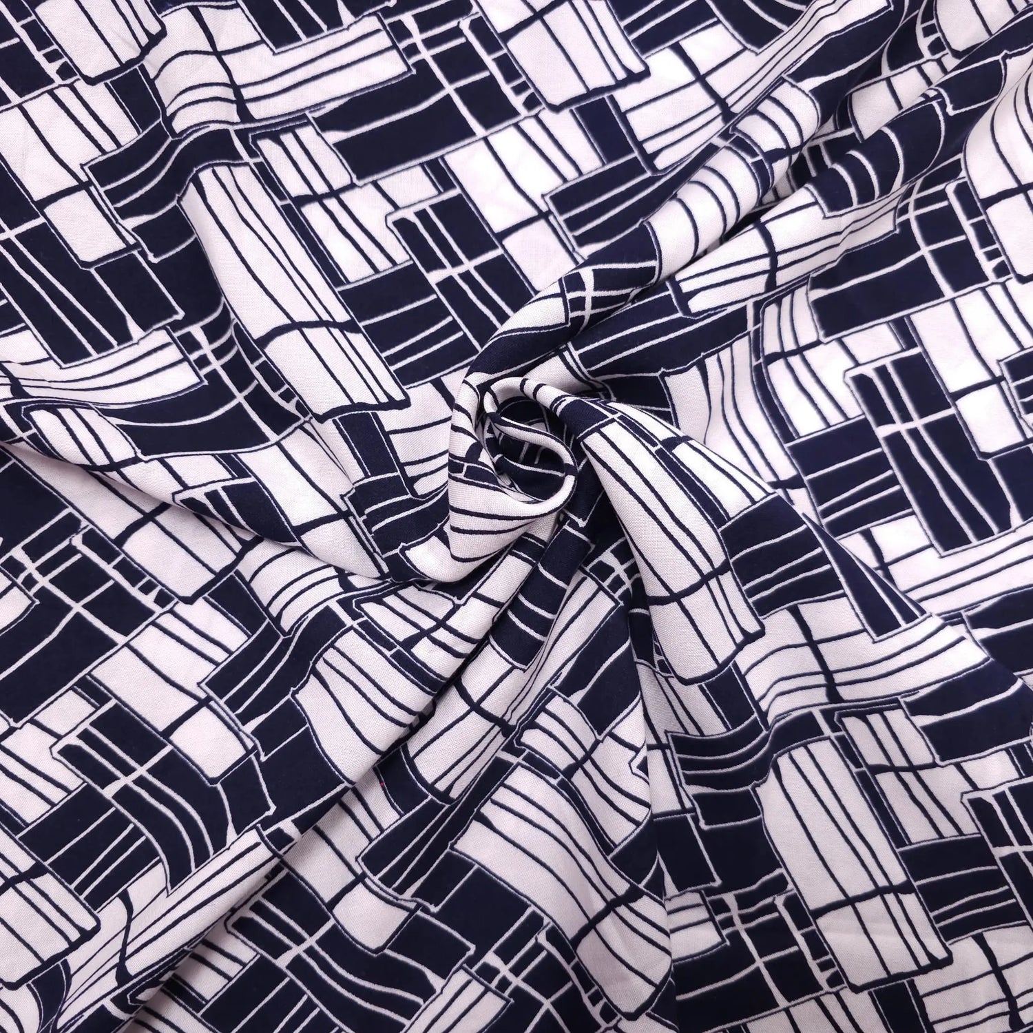 Viskosestoff mit geometrische Muster dunkelblau weiß CSM-STOFFE