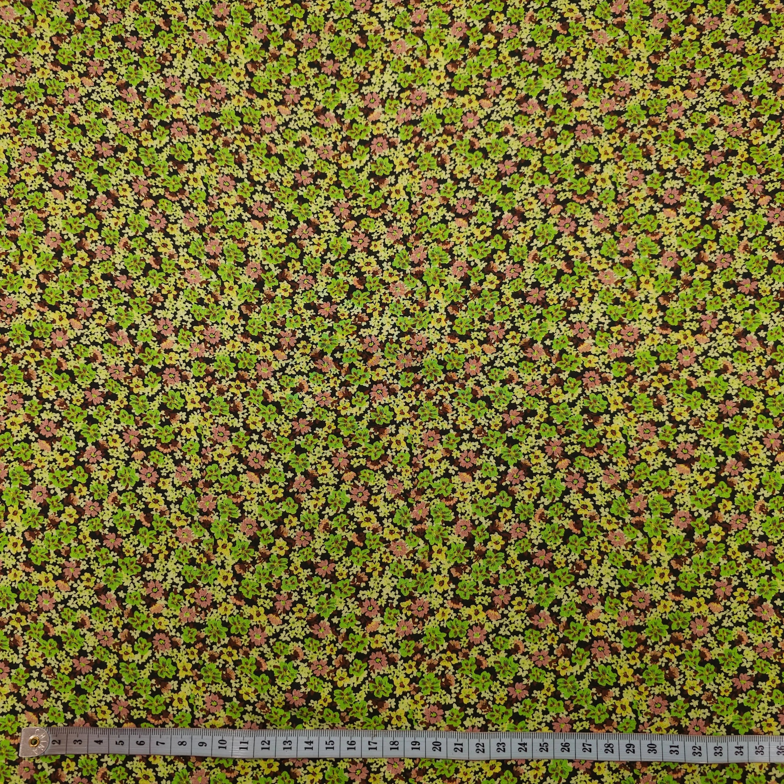 Viskosestoff mit kleinen Blumen grün CSM-STOFFE