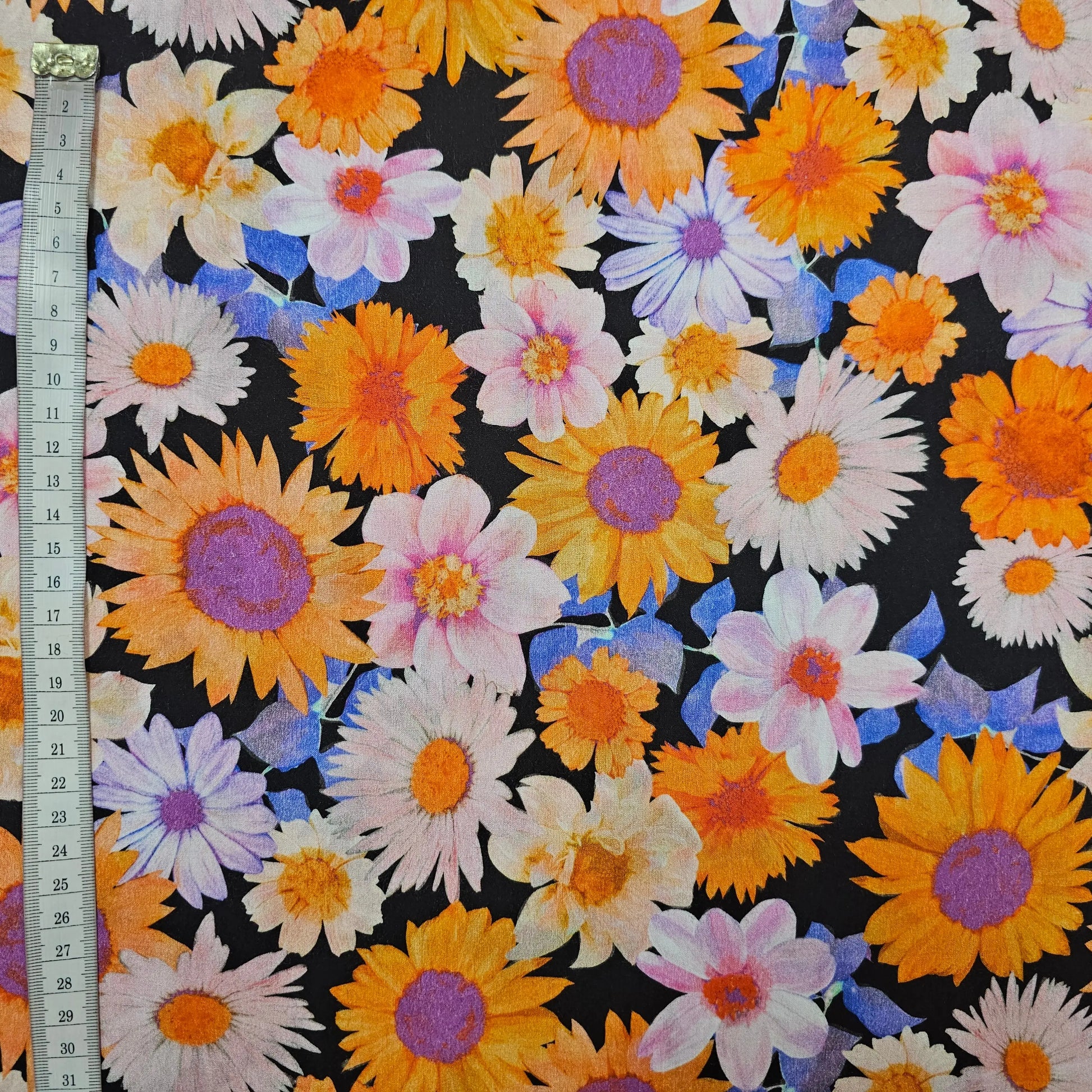 Viskosestoff schwarz mit Blumen CSM-STOFFE