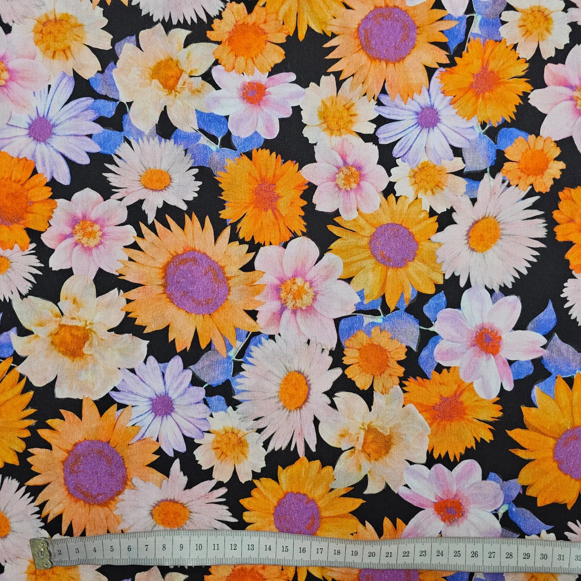 Viskosestoff schwarz mit Blumen CSM-STOFFE