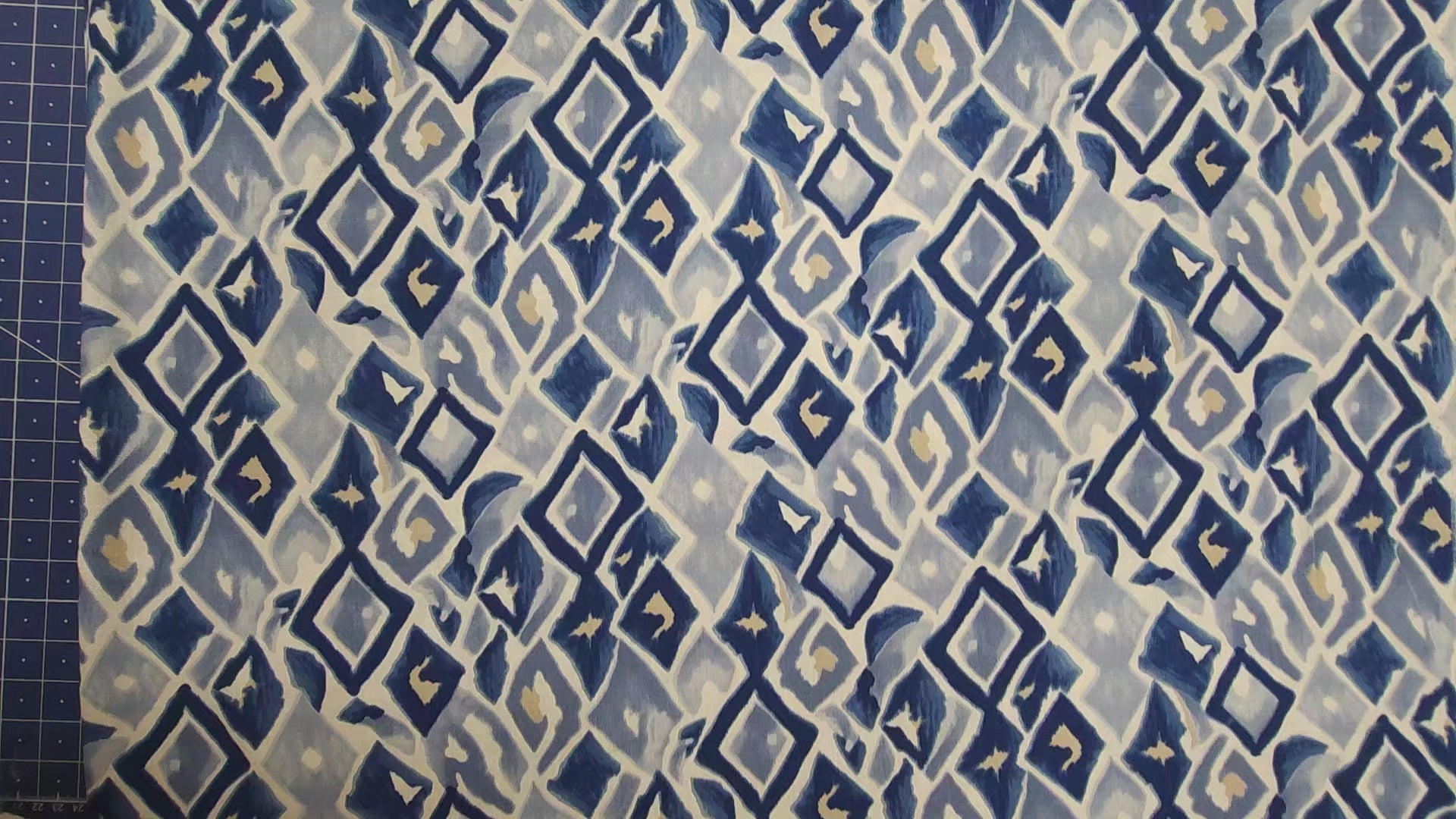 Viskose Stretch geometrische Muster weiß